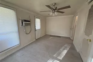 5501 Malmedy Rd, Houston, TX 77033 - Photo 12
