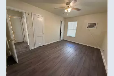 5501 Malmedy Road, Houston, TX 77033 - Photo 8