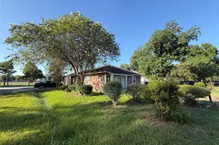 5501 Malmedy Rd, Houston, TX 77033 - Photo 2