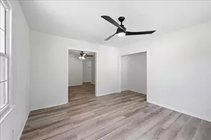 519 S 13th St, Nederland, TX 77627 - Photo 8