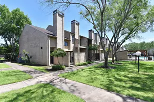 10811 Richmond Ave, Houston, TX 77042 - Photo 38