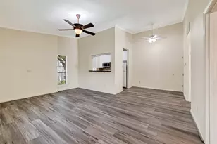 2001 Bering Dr, Houston, TX 77057 - Photo 2