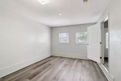 1915 Little Street, La Marque, TX 77568 - Photo 4