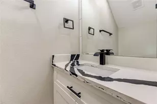 7201 Edmont Ln, Houston, TX 77088 - Photo 12