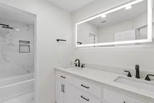 6239 Oak Pass Dr, Houston, TX 77091 - Photo 10