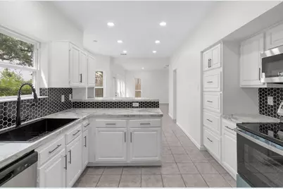 6239 Oak Pass Drive, Houston, TX 77091 - Photo 14