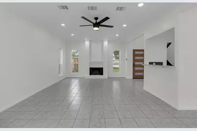 6239 Oak Pass Drive, Houston, TX 77091 - Photo 10
