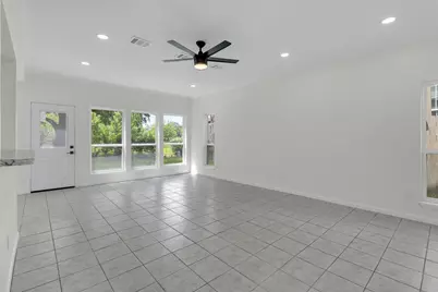 6239 Oak Pass Drive, Houston, TX 77091 - Photo 8
