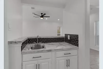 6239 Oak Pass Drive, Houston, TX 77091 - Photo 22