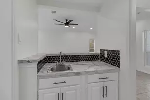 6239 Oak Pass Dr, Houston, TX 77091 - Photo 22