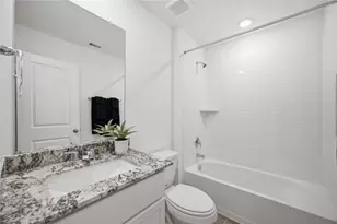 6009 Pineapple St, Houston, TX 77048 - Photo 14