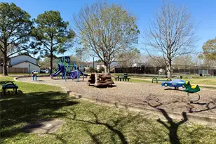 555 Shealy St, Houston, TX 77598 - Photo 40