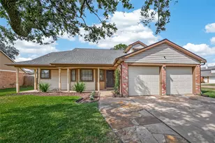 555 Shealy St, Houston, TX 77598 - Photo 2