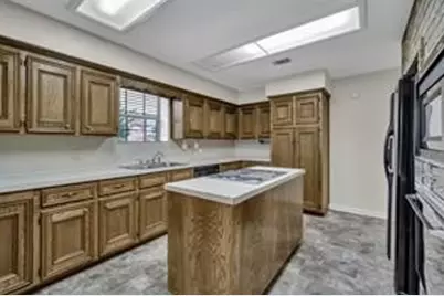 109 Hiwon Drive, Conroe, TX 77304 - Photo 12