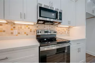 8449 Jutland Road #B, Houston, TX 77033 - Photo 8