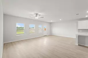 17234 White Peace Dr, Waller, TX 77484 - Photo 10