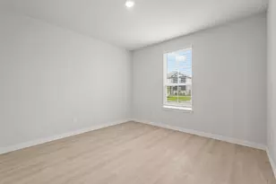 17234 White Peace Dr, Waller, TX 77484 - Photo 2