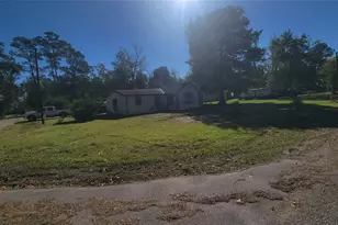 2960 Call St, Vidor, TX 77662 - Photo 44