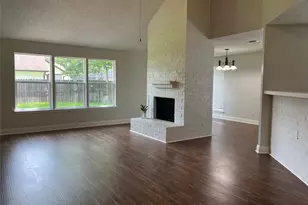 2703 Hot Springs Dr, Pearland, TX 77584 - Photo 2