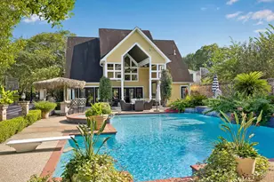 216 E 26th St, Houston, TX 77008 - Photo 2