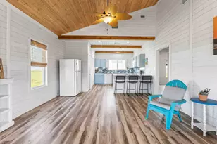 403 Beach Front Dr, Matagorda, TX 77457 - Photo 4
