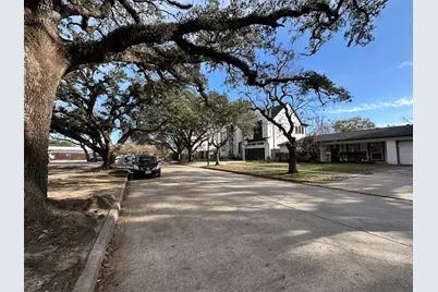 4020 Blue Bonnet Boulevard #B, Houston, TX 77025 - Photo 32