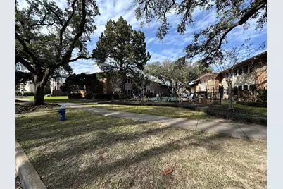 4020 Blue Bonnet Boulevard #B, Houston, TX 77025 - Photo 34