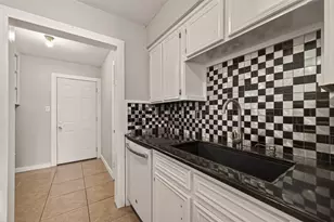 8108/8106 Beech Cove Ln, Houston, TX 77072 - Photo 12