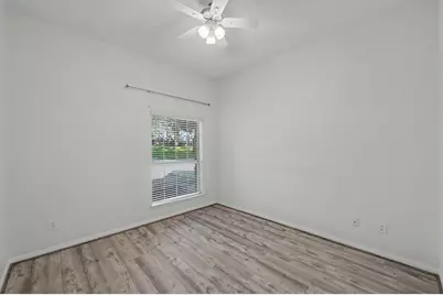 2502 N Yorkchase Lane, Conroe, TX 77304 - Photo 30