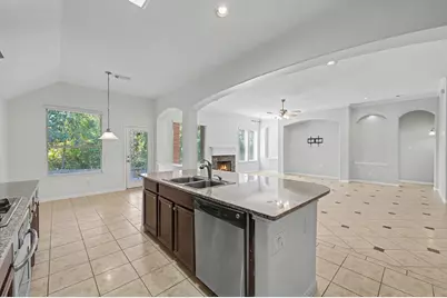 2502 N Yorkchase Lane, Conroe, TX 77304 - Photo 16