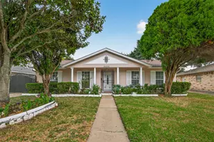 9030 Troulon Dr, Houston, TX 77036 - Photo 2