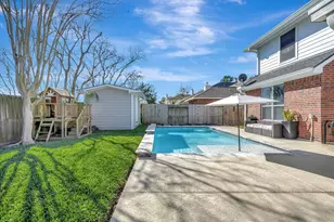 435 Blossomwood Dr, League City, TX 77573 - Photo 4