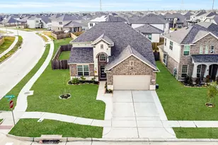 5330 Camerford Ct, Alvin, TX 77511 - Photo 2