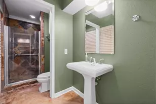 1702 Sheridan Dr, Baytown, TX 77520 - Photo 14