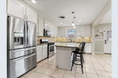 404 E Elizabeth Avenue, Palacios, TX 77465 - Photo 12