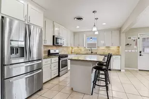 404 E Elizabeth Ave, Palacios, TX 77465 - Photo 12