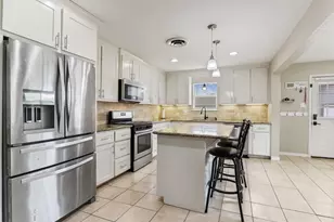 404 E Elizabeth Ave, Palacios, TX 77465 - Photo 12