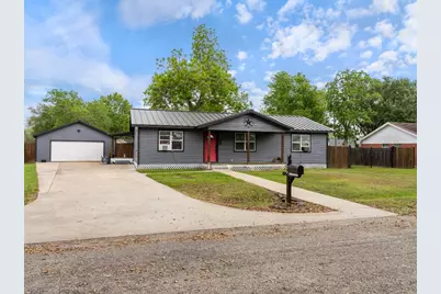 404 E Elizabeth Avenue, Palacios, TX 77465 - Photo 1