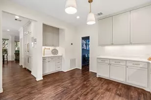 4902 Bend Ct, Sugar Land, TX 77478 - Photo 8