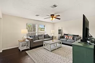 11711 Park Creek Dr, Houston, TX 77070 - Photo 14