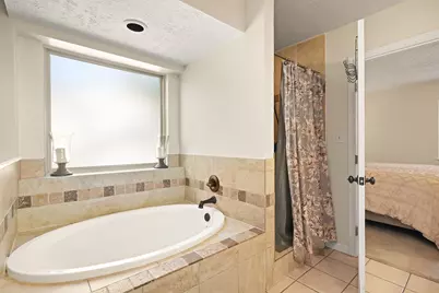 11711 Park Creek Drive, Houston, TX 77070 - Photo 22