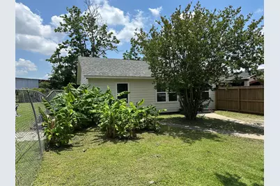 820 Bennington Street #A, Houston, TX 77022 - Photo 2