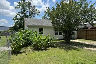 820 Bennington St, Houston, TX 77022 - Photo 2