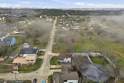 110 W E Street, La Porte, TX 77571 - Photo 10