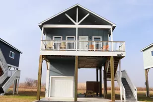 1075 Shady Ln, Gilchrist, TX 77617 - Photo 24