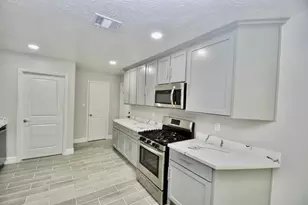 734 Hambrick Ct, Houston, TX 77060 - Photo 8