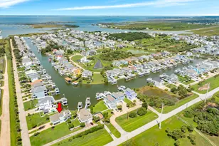 3635 Cove Ln, Galveston, TX 77554 - Photo 10