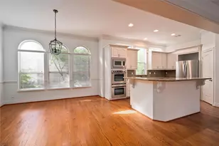 704 Welch St, Houston, TX 77006 - Photo 10