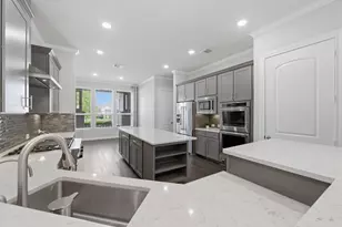 252 Connemara Dr, The Woodlands, TX 77382 - Photo 6