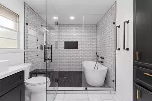 5206 Lodge Creek Dr Dr, Houston, TX 77066 - Photo 4